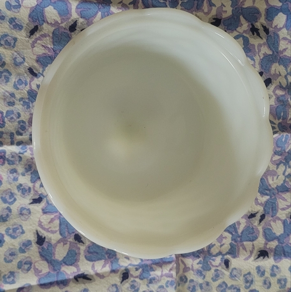 Milk Glass Basket Diamond/Weave Pedestal Candy Dish Bowl Scalloped Edge - Picture 7 of 10